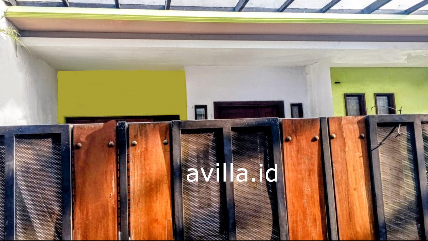 Foto Dijual Rumah 2 Lantai Kembangan Jakarta Barat – LT 199/LB 250, 6 KT, Strategis Dekat Tol — Kembangan Tampak Depan